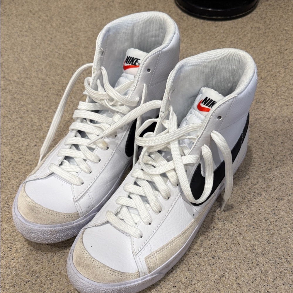 Nike White and Black High-Tops Blazers Mid 77